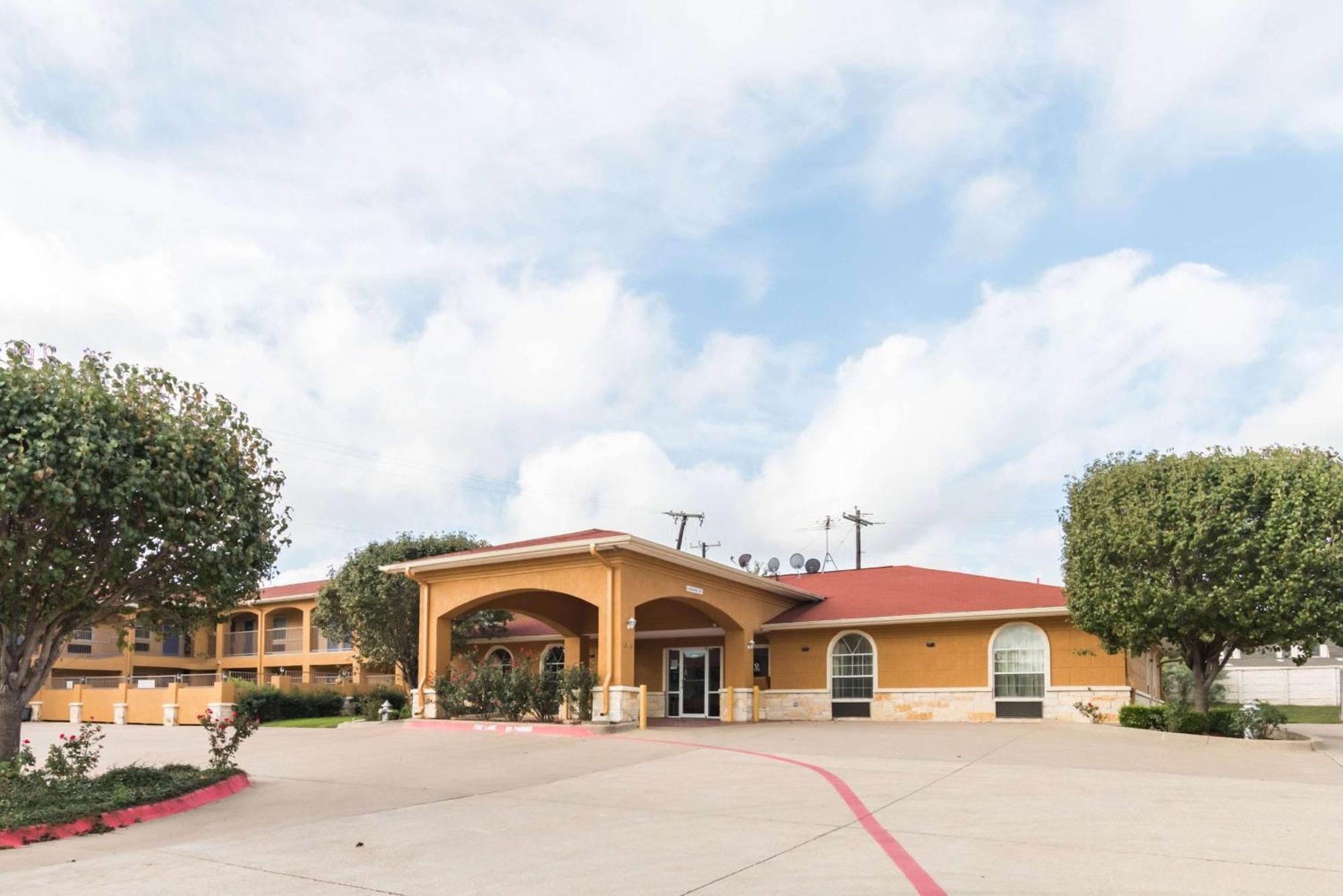 Motel 6 Alvarado Tx Экстерьер фото