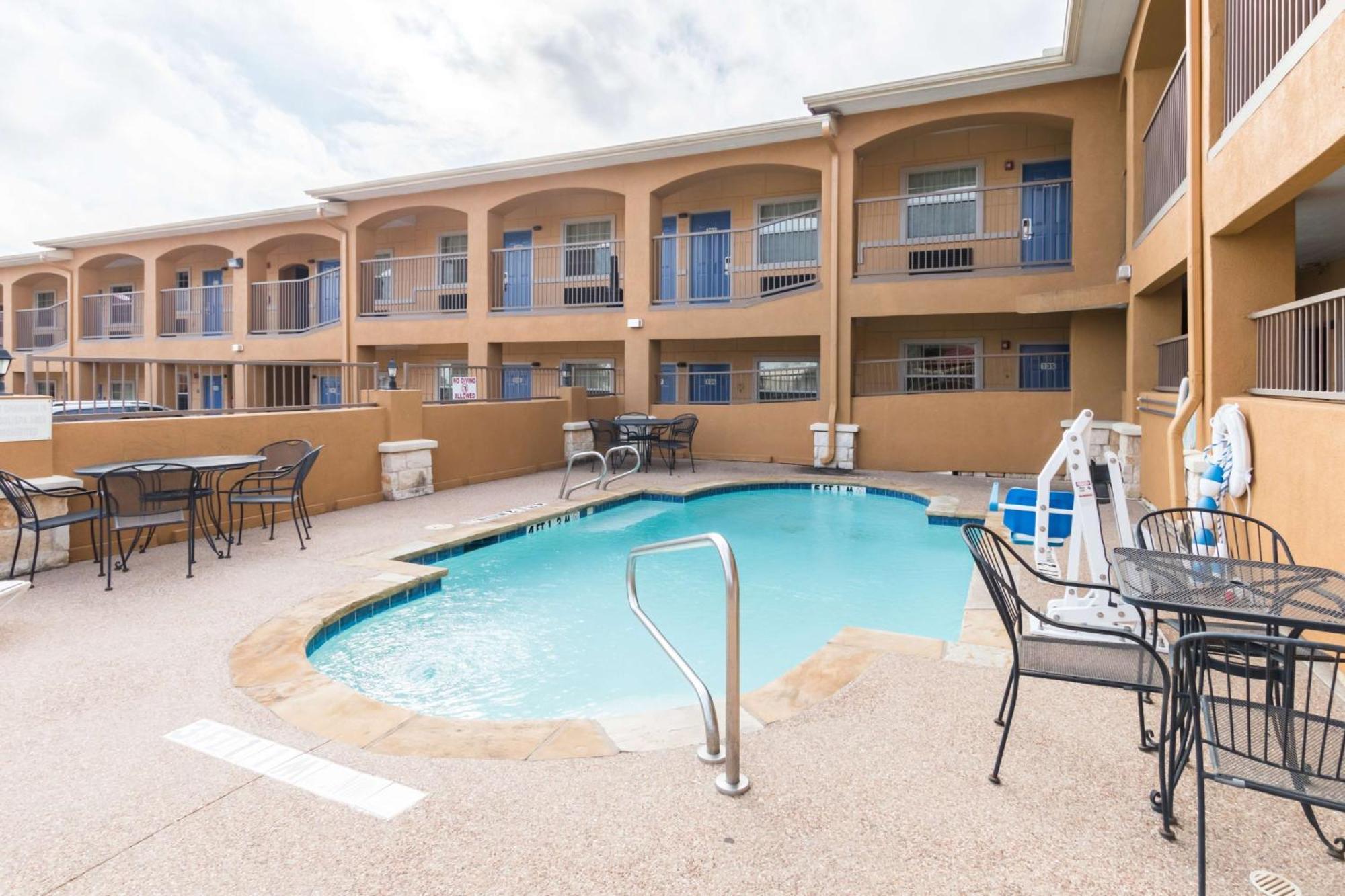 Motel 6 Alvarado Tx Экстерьер фото